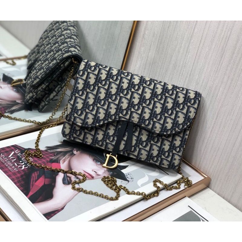 Dior Pouch with chain 