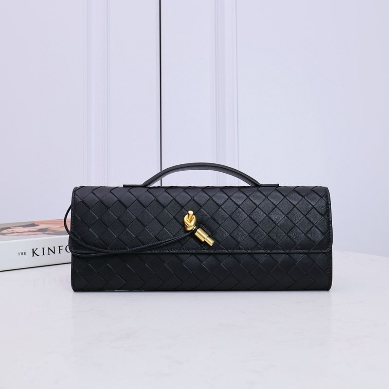 Bottega Veneta Andiamo Clutch-Black