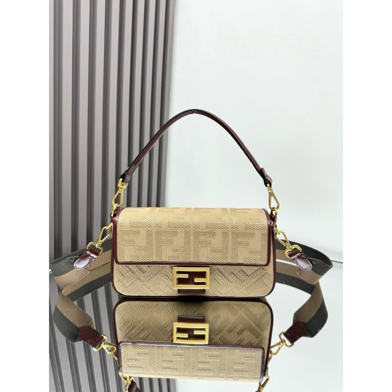 Borsa Fendi Classic Baguette