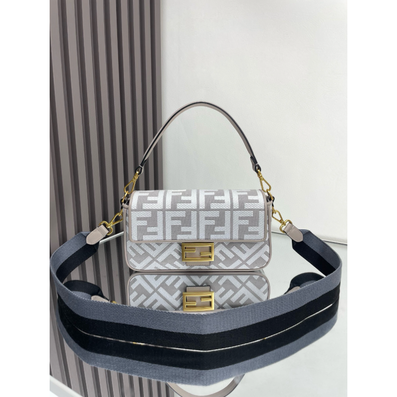 Borsa Fendi Classic Baguette